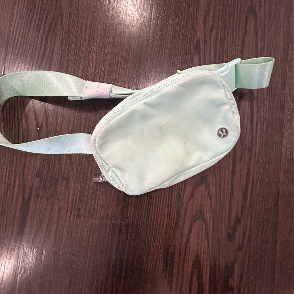 Lululemon bundle!! Excellent condition - Picture 12 of 12